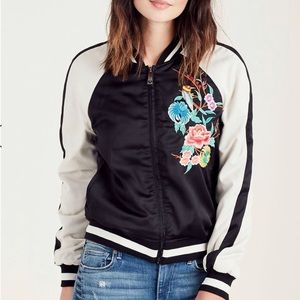 True Religion Black Satin Embroidered
Flower Bomber Jacket Size Medium